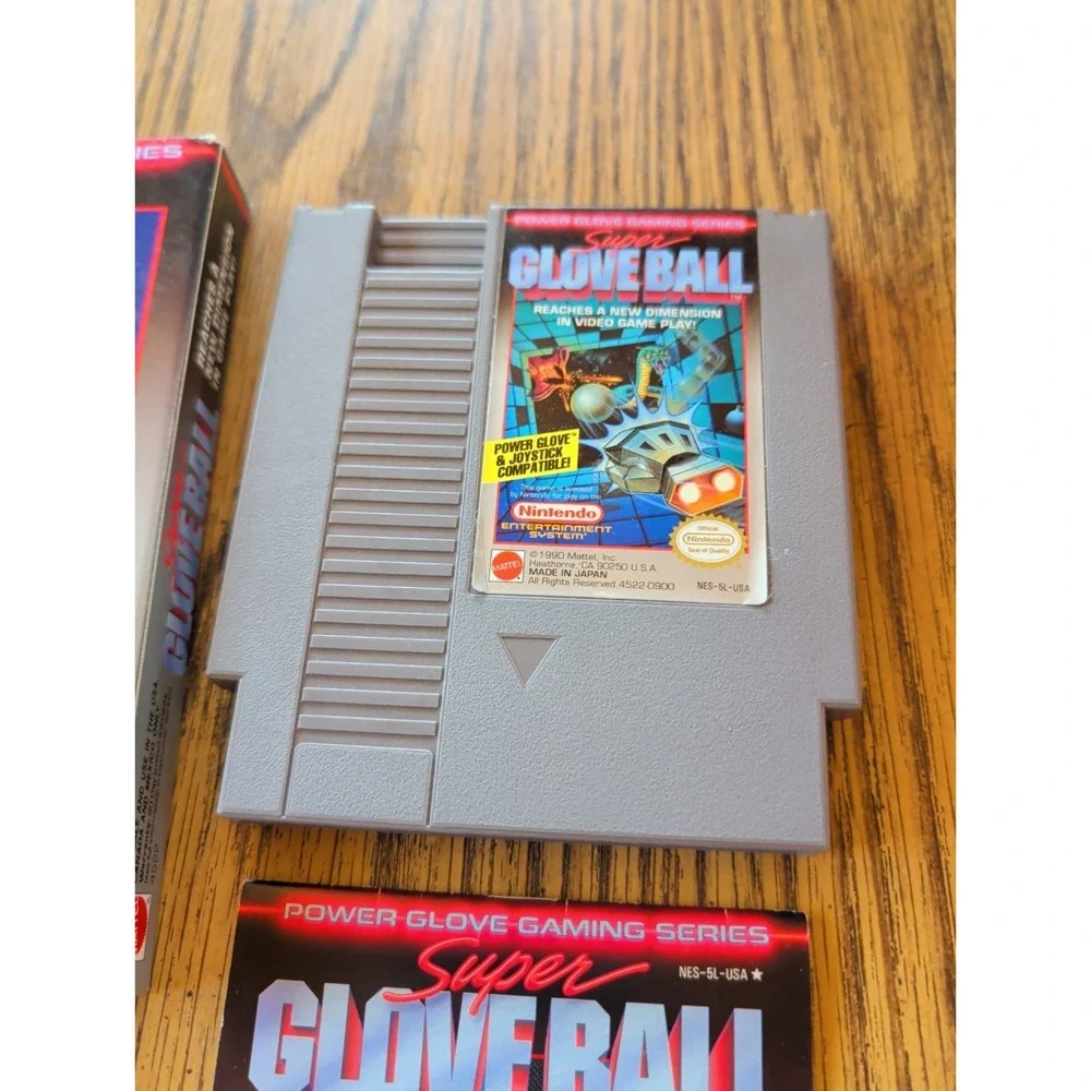 Super Glove Ball for the briginal NES (CIB) with all pictured inserts and manual